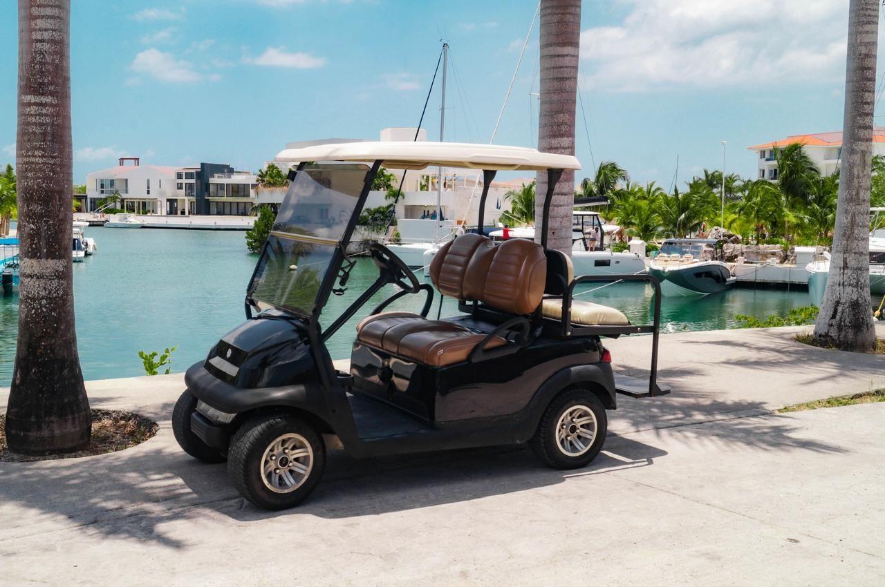 Explore Puerto Aventuras in Style